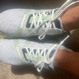 On Cloud Womens CloudGo Sneaker